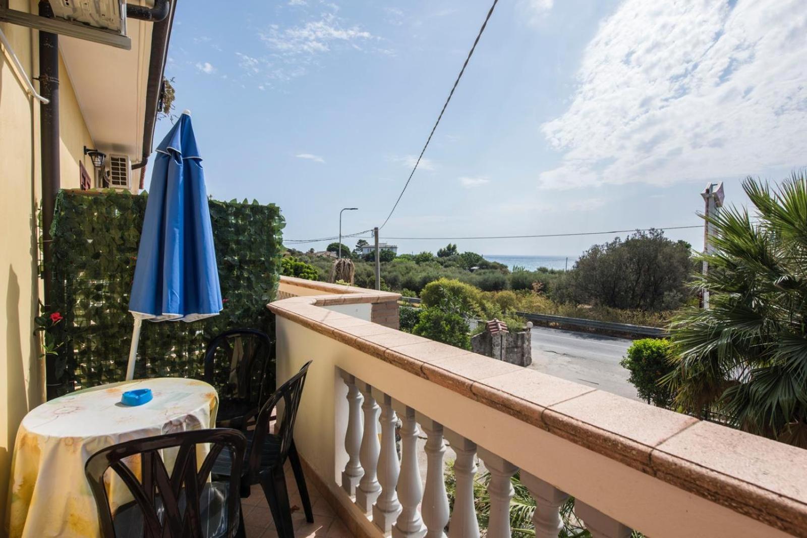 Bed and Breakfast Casa Cosmano Brancaleone Marina Exterior foto